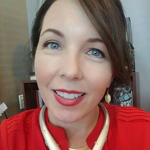 Meet your Posher, Deborah